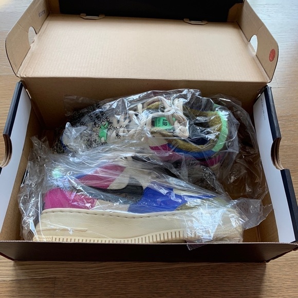 NIKE Air Force 1 Shadow SE Sneaker - Picture 10 of 11